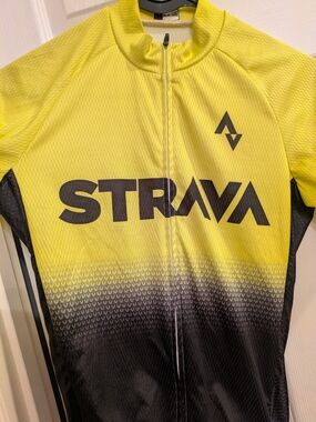 NWOT Men’s Yellow and Black Cycling Jersey